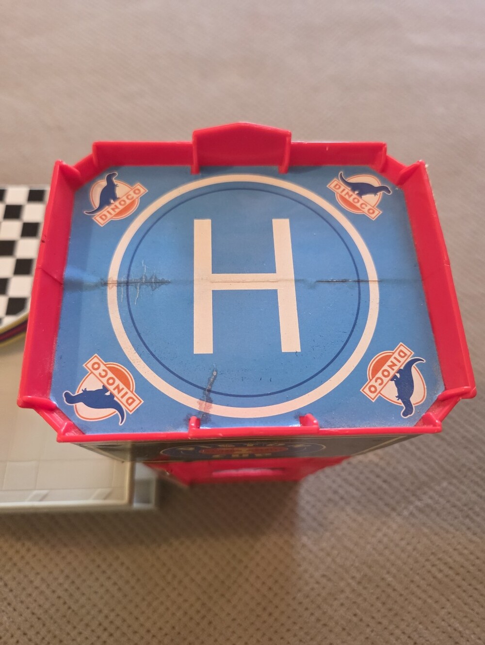 2016 Disney Pixar Cars Piston Cup Racing Garage for Lightning McQueen & Friends - Picture 6 of 16